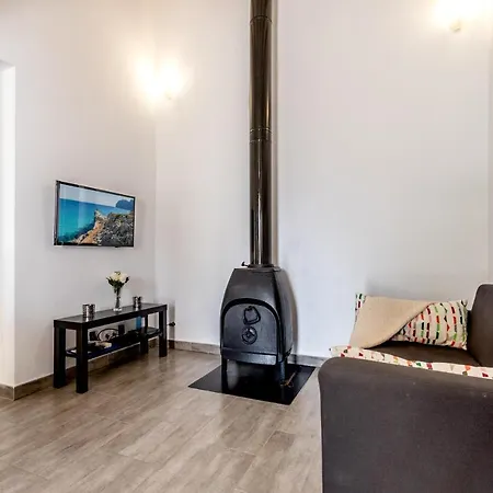 Casa de Férias Les Oliveres Petit By Homevillas360